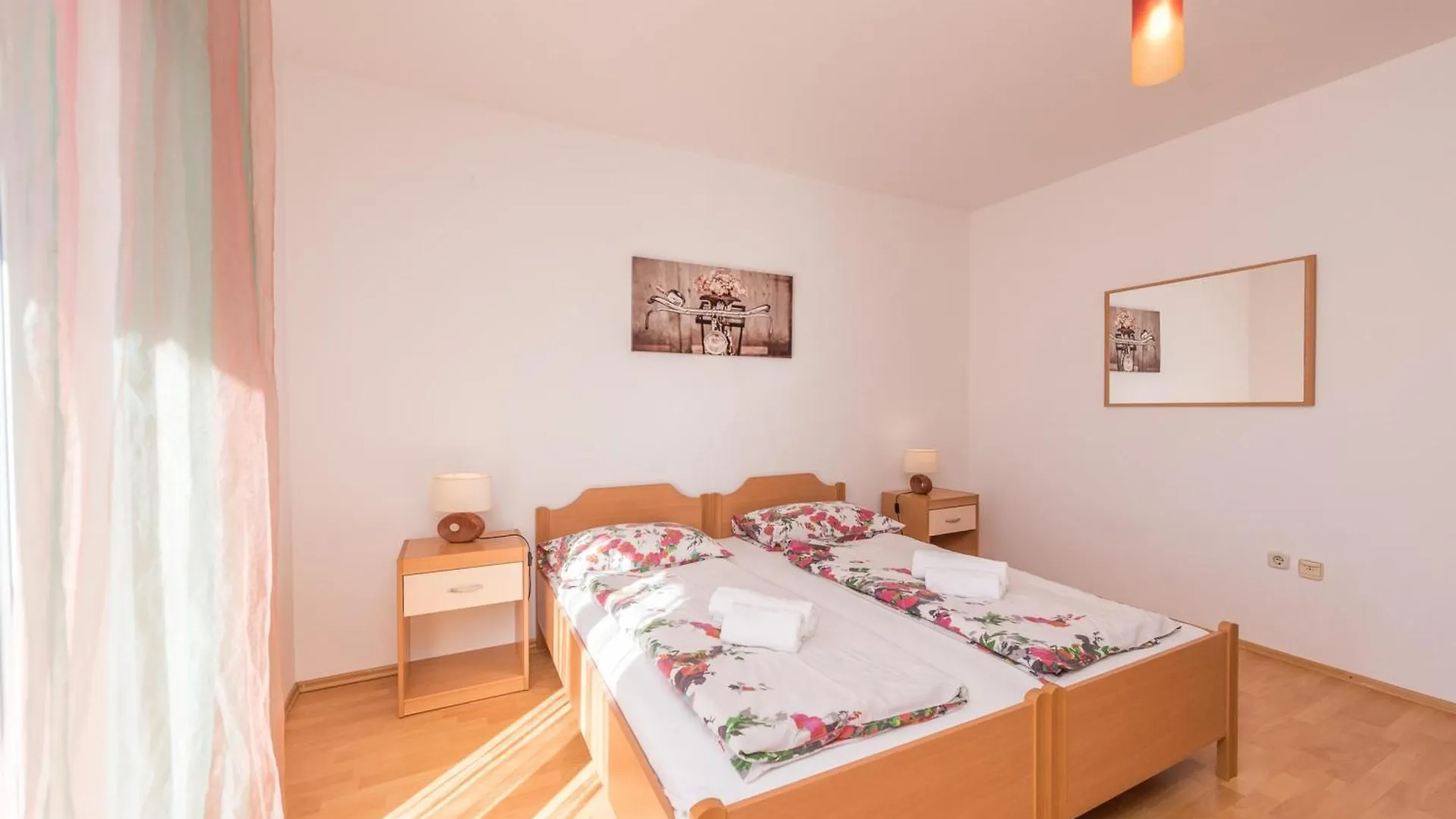 Family Friendly Pool House Ana - Happy Rentals Bibinje 0*,